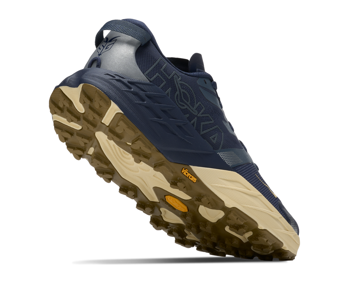 HOKA Men's Speedgoat 7 Running Shoes